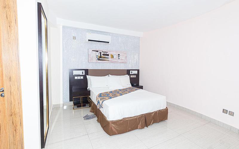 Hotel Le Figaro Douala Exterior photo