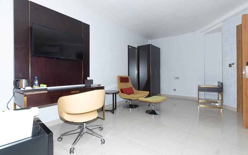 Hotel Le Figaro Douala Exterior photo