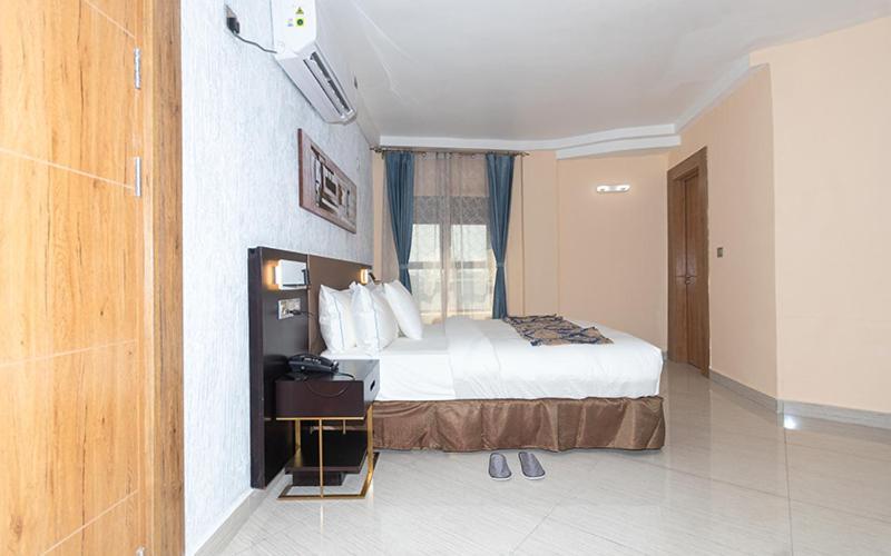 Hotel Le Figaro Douala Exterior photo