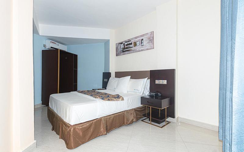 Hotel Le Figaro Douala Exterior photo